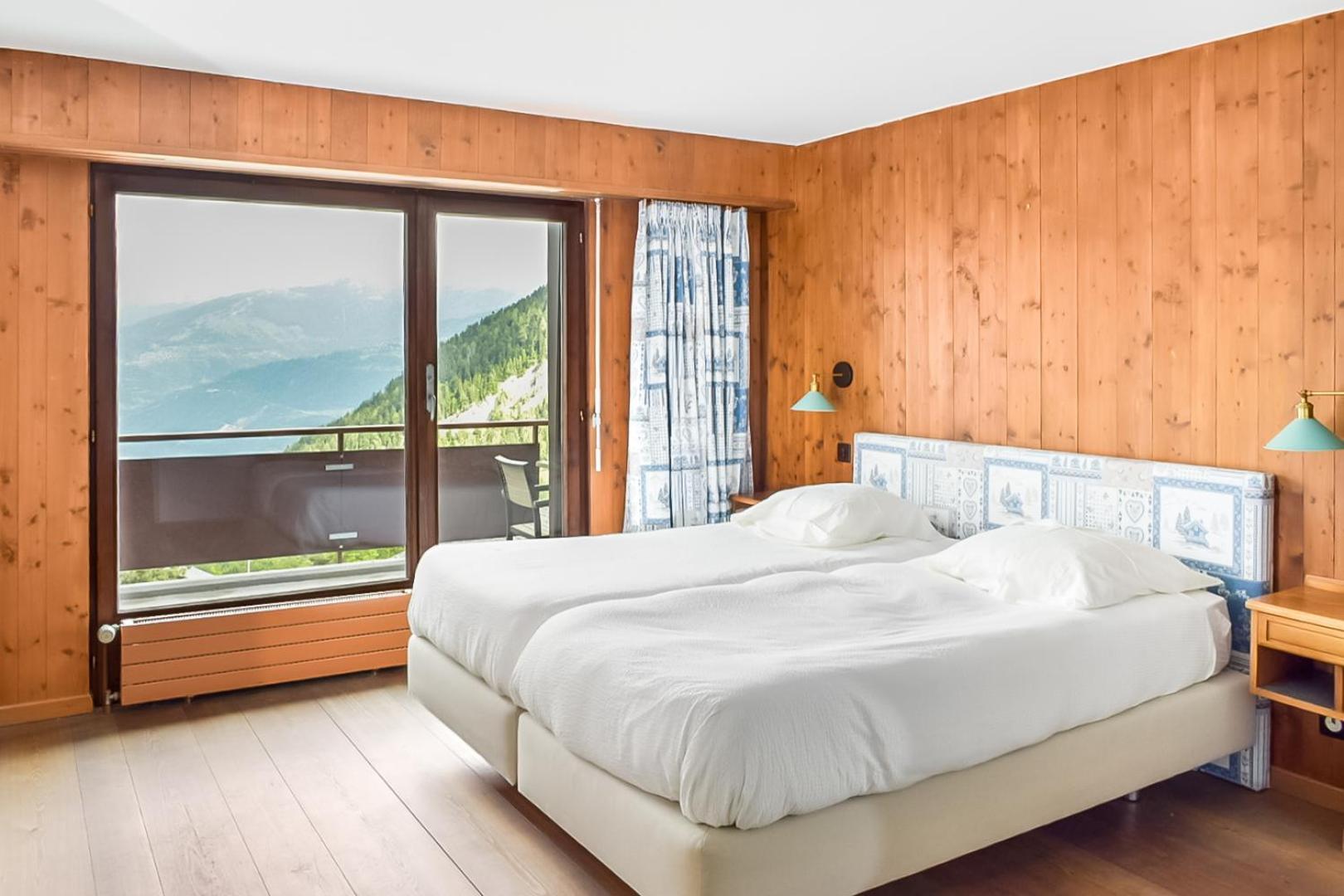 Between Boutique Hotel